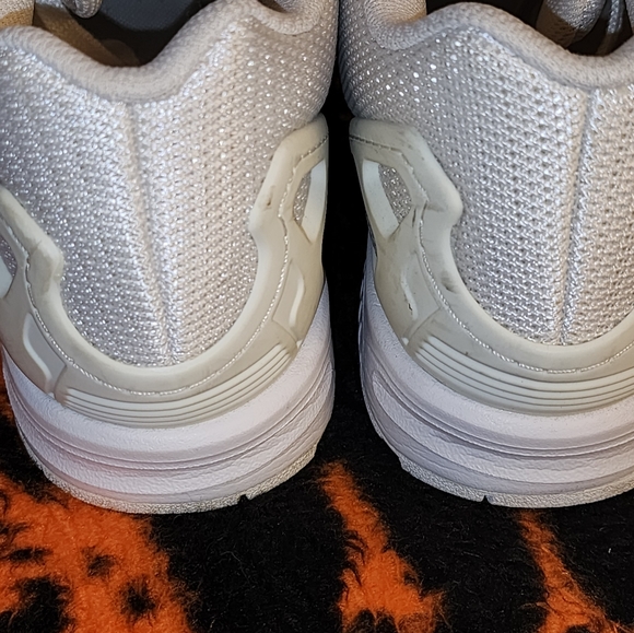 Adidas Men's white shoes sz 12 - Picture 4 of 7